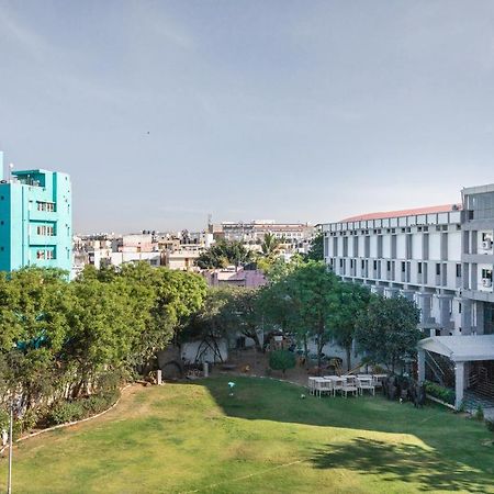 Palette Resorts - Hotel Sanhok Бангалор Экстерьер фото
