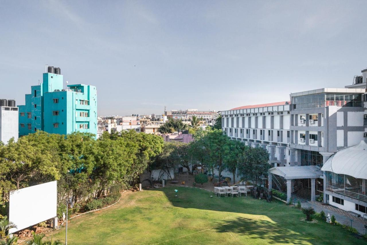 Palette Resorts - Hotel Sanhok Бангалор Экстерьер фото